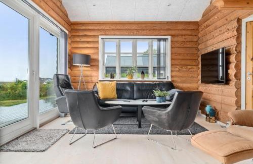 Øer Strand House | Beautiful 8-Person Holiday Home With Fantastic Sea View Close To Ebeltoft