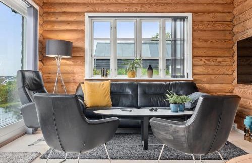 Øer Strand House | Beautiful 8-Person Holiday Home With Fantastic Sea View Close To Ebeltoft