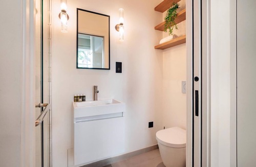 Earl's Court Apartment | Beautiful Abode In Earl's Court