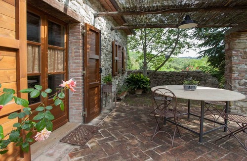 Pomaia Apartment | Beautiful accommodation in a quiet location and with a huge garden,Wi-Fi,t5