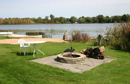 Ada House | Beautiful Ada home for rent, Located on Ratigan Lake. 3880 Bell Lake Dr. Ada MI