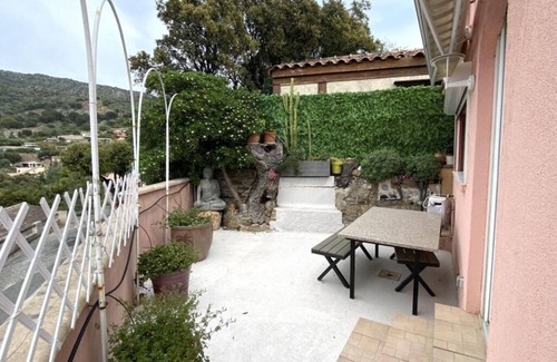 Bormes-Les-Mimosas House | Beautiful air-conditioned villa at the top of the Domaine des Maurels.
