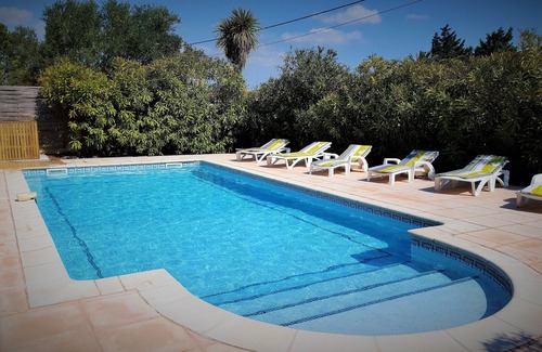 Pomerols Villa | Beautiful air-conditioned villa + private heated saltwater swimming pool in 4* category