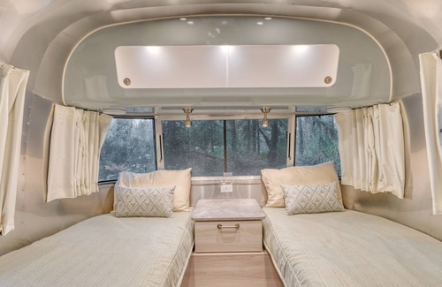 Marmot House | Beautiful Airstream on Highland Farms at Mt. Hood!