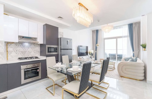 Discovery Gardens Apartment | Beautiful Al Furjan 2 bed apartment for 4 people!