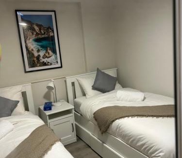 Budgewoi House | Beautiful and comfy 3 bedrooms duplex close to everything