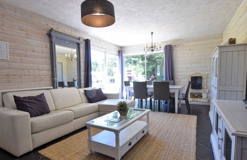 Beuzeville Apartment | Beautiful and cozy apartment invites you to discover the surroundings.