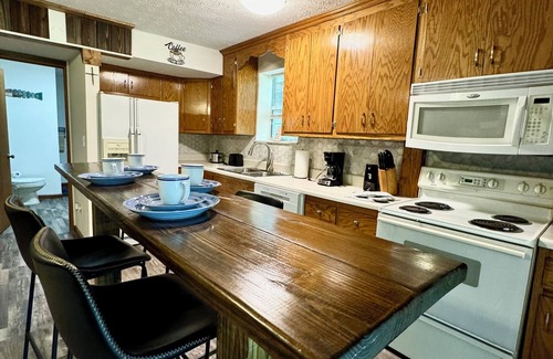 Sevierville Cottage | Beautiful and cozy 2bedroom 1bath in Sevierville with Hot Tub