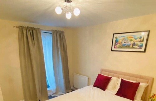 Whittington Apartment | Beautiful and Modern 2 bedroom flat in Colindale