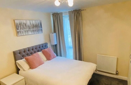 Whittington Apartment | Beautiful and Modern 2 bedroom flat in Colindale