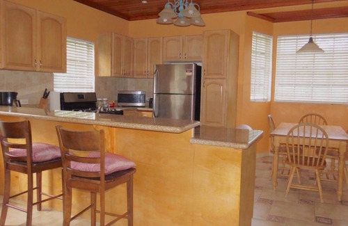 Nassau Condo | 'Beautiful And Modern, Comfort And Convenience With Island Flair!'