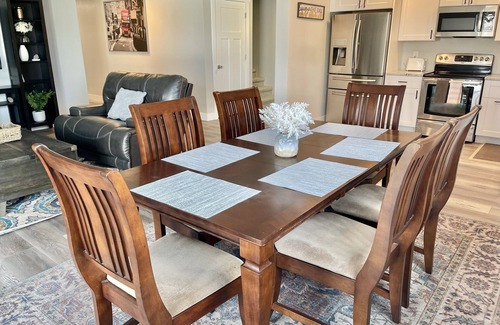 South Jordan House | Beautiful and spacious Mather in Law apartment- Basement