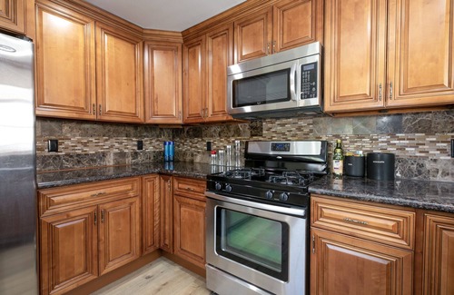Winnetka House | Beautiful and Spacious Home in San Fernando Valley