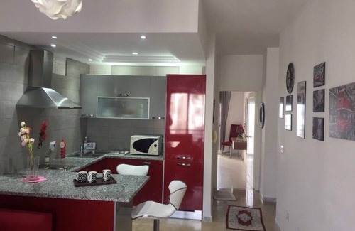 Ennasr Apartment | Beautiful and spacious apartment with balcony