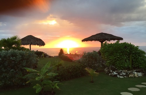 Orange Bay House | Beautiful and tastefully furnished Townhouse - Ocean views and private beach.