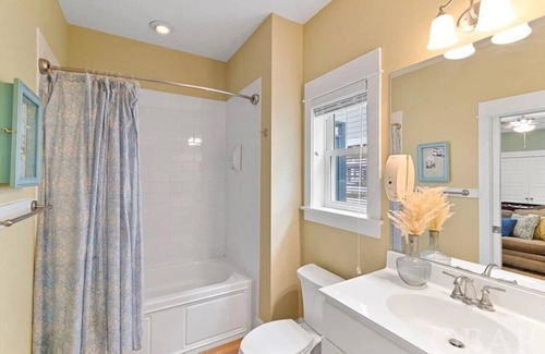 Corolla Light House | Beautiful and well maintained home in Corolla Light Resort!
