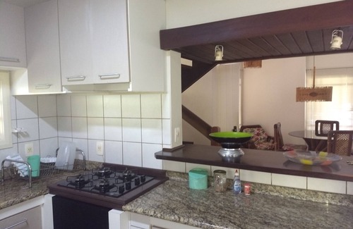 Rio Tavares House | Beautiful and wooded house near the beach