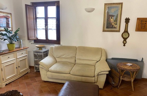 Gaiole in Chianti Apartment | Beautiful apartment with A/C, pool, WIFI, TV, patio, pets allowed, panoramic view and parking