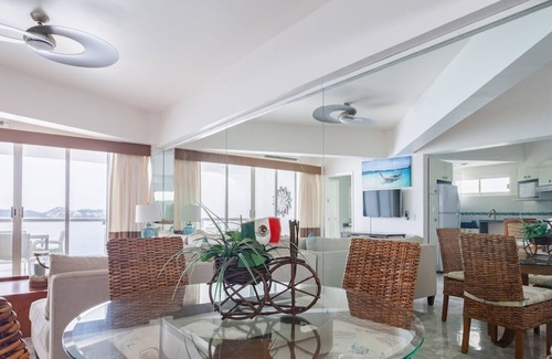Club Deportivo Apartment | Beautiful apartment in front of the sea (pet friendly)