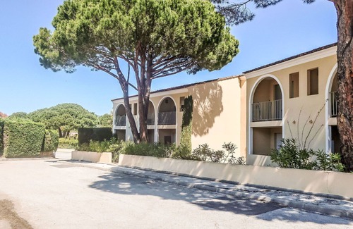 Cote d'Azur- French Riviera Apartment | Beautiful apartment for 4 people with pool, A/C, WIFI, TV, balcony and parking