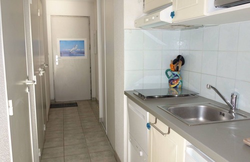Bandol Apartment | Beautiful apartment for 4 people with WIFI, A/C, pool, TV and terrace