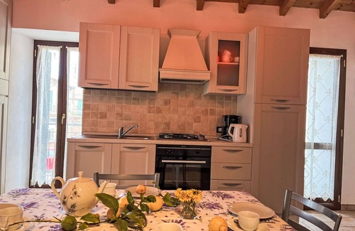 Valloria House | Beautiful apartment in villa for 8 people with WIFI, TV, patio and pets allowed