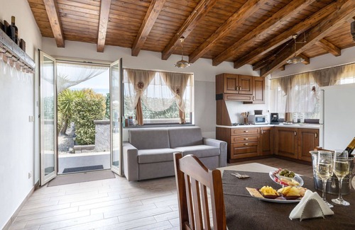 Coste Apartment | Beautiful apartment for 6 guests with A/C, WIFI, TV and pets allowed