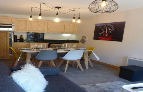 Les Deux Alpes House | beautiful apartment recent residence 2 bedrooms-2 bathrooms. 150m from the slopes