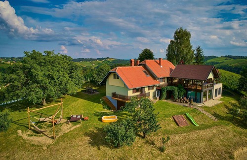 Ljutomer House | Beautiful apartment in villa for 7 guests with hot tub, A/C, WIFI, TV and patio