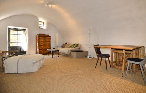 Fons-sur-Lussan Apartment | Beautiful Apartment In Fons Sur Lussan