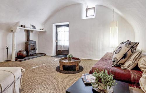 Fons-sur-Lussan Apartment | Beautiful Apartment In Fons Sur Lussan