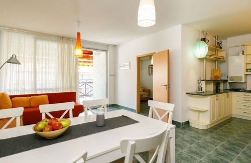 Balatonoszod Apartment | Beautiful apartment for 9 people with WIFI, A/C, TV and balcony
