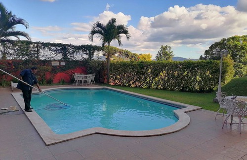 San Salvador Apartment | Beautiful apartment with pool and mountain view