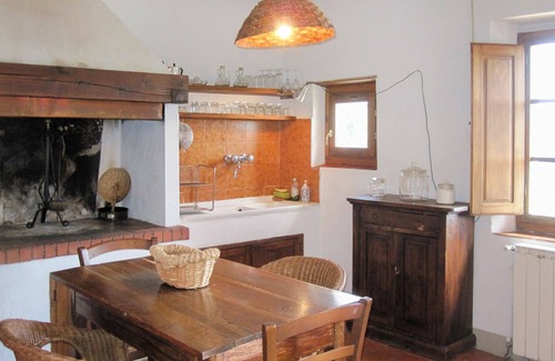 Pian di Sco House | Beautiful apartment in villa for 4 people with pool, WIFI, TV and terrace