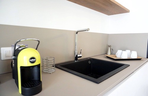 Laureto Villa | Beautiful apartment in villa with WIFI, hot tub, A/C, TV, veranda and parking, close to Alberobe.
