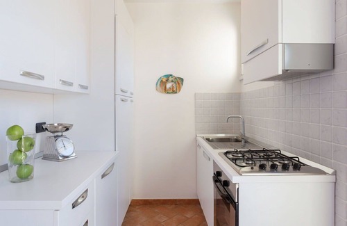 Marina di Pietrasanta Apartment | Beautiful apartment for 6 guests with TV, balcony, pets allowed and parking