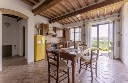 Radicondoli Villa | Beautiful apartment in villa for 4 people with pool, WIFI, veranda and panoramic view