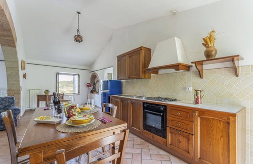 Radicondoli Villa | Beautiful apartment in villa for 4 people with pool, WIFI and panoramic view