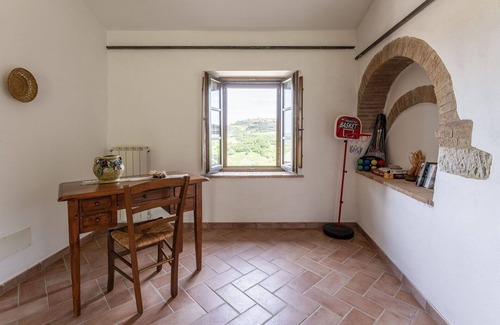 Radicondoli Villa | Beautiful apartment in villa for 4 people with pool, WIFI and panoramic view