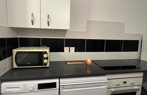 Faubourg-Raines Apartment | Beautiful apartment 4 people Cité gastronomique