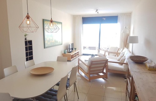 Santa Margarida Apartment | Beautiful apartment 75m2 with view at the beach, pool, parking