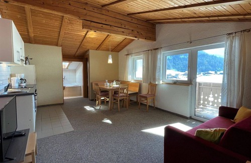 Achenkirch Apartment | Beautiful apartment for 5 guests with WIFI, TV and patio