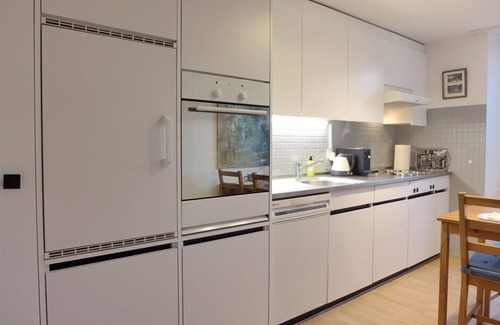 Unterseen Apartment | Beautiful apartment for 4 people with WIFI, TV, patio and parking