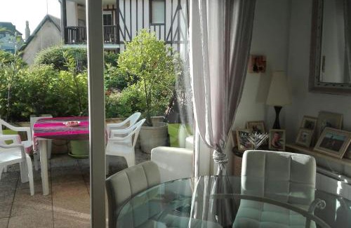 Deauville City Centre Apartment | Beautiful apartment close to every spot of Deauville