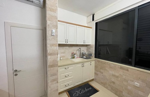 Haifa Apartment | Beautiful apartment close to the Bahai Garden Haifa.