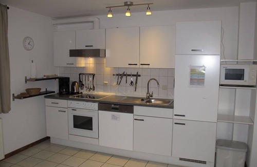 Ummanz Apartment | Beautiful apartment for 4 guests with WIFI, TV, balcony and pets allowed