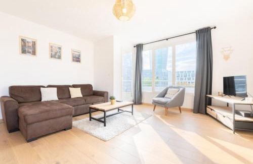Saint-Maurice Pellevoisin Apartment | Beautiful apartment equipped near train parking