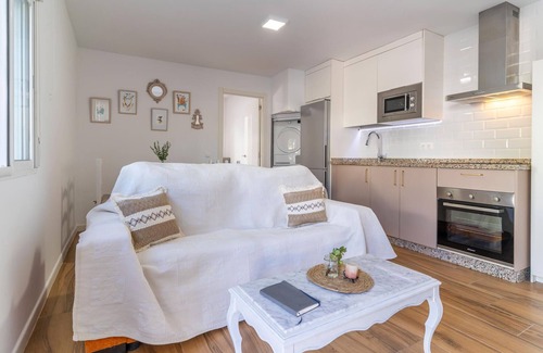 Fuengirola City Centre Apartment | Beautiful apartment in Fuengirola with WiFi