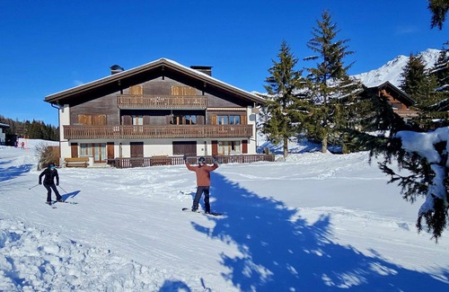 Valbella Apartment | Beautiful apartment for 6 people with TV and balcony