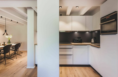 Prora Apartment | Beautiful apartment for 6 people with pool, WIFI, TV, balcony and pets allowed